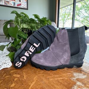 Sorel Joan of Arctic Wedge Chelsea Boots Women 10.5 US Waterproof Pull‎ On Boot